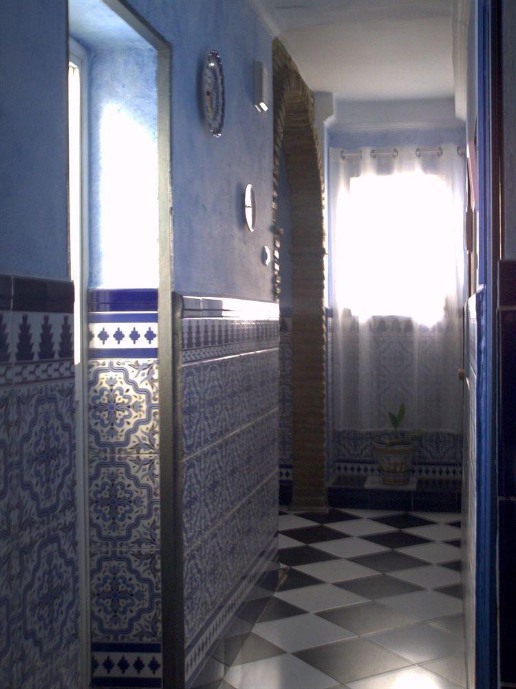 Lis * Seville